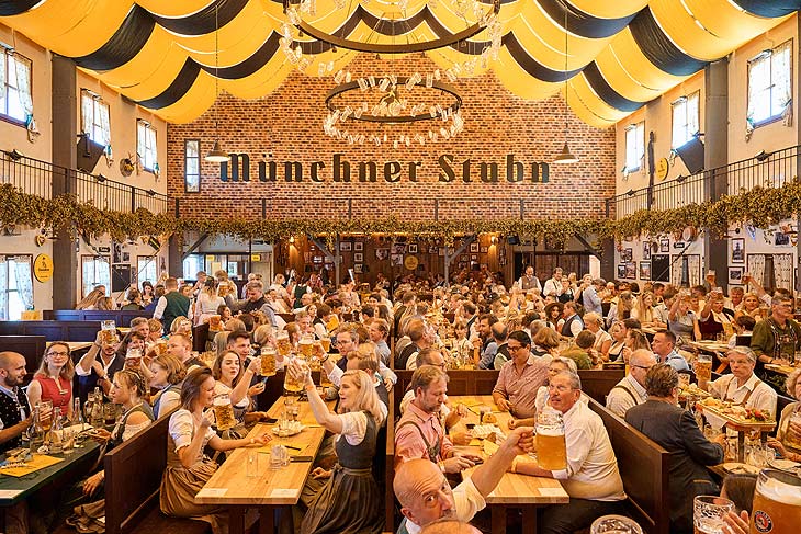 Münchner-Stubn-Festzelt auf dem Oktoberfest m ersten Wiesntag 2023 (©Foto: Florian Freund)